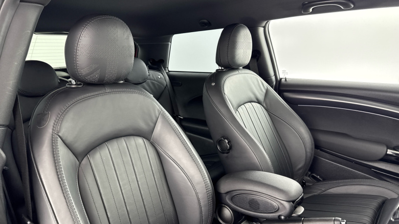 MINI Hatchback 2.0 Cooper S Exclusive 3dr Auto Petrol Hatchback